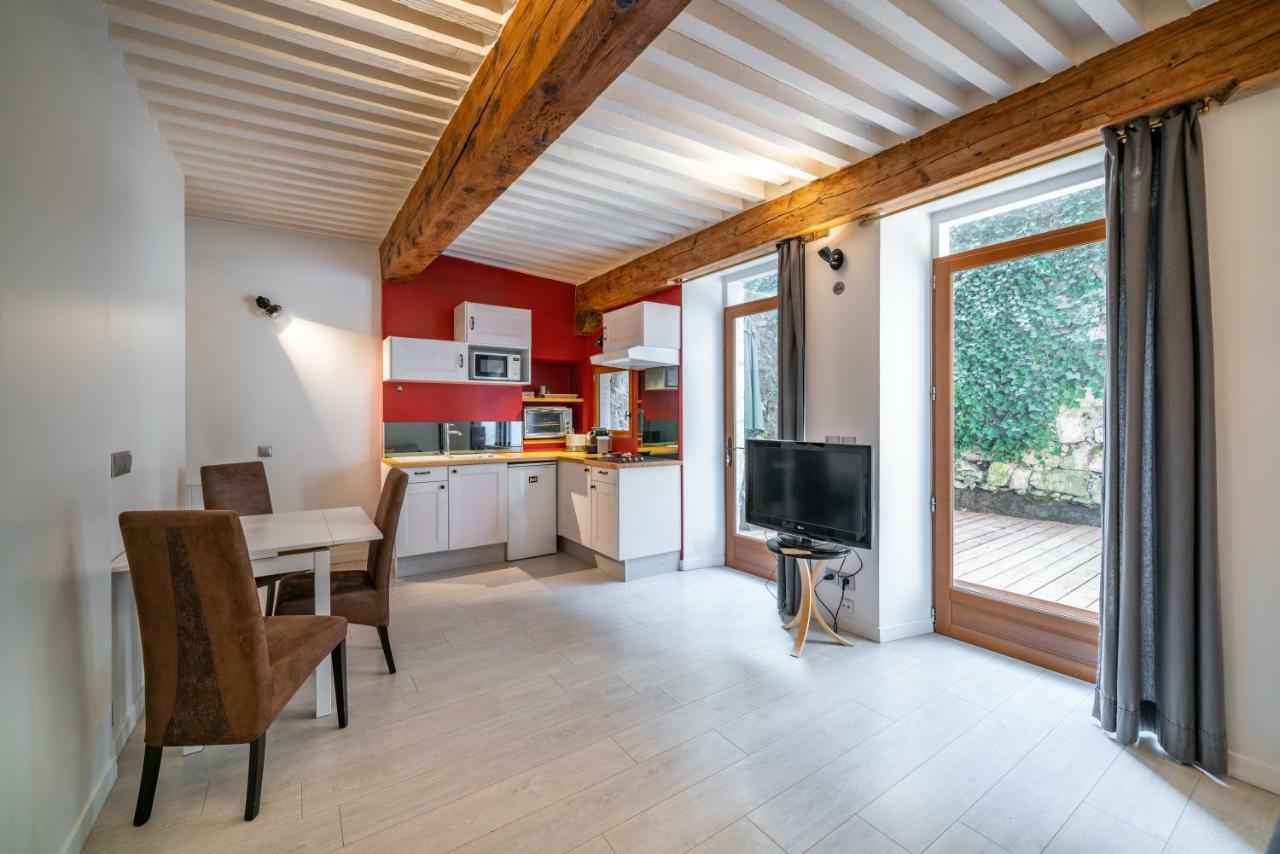 Secret Courtyard Of Annecy Apartment Bagian luar foto
