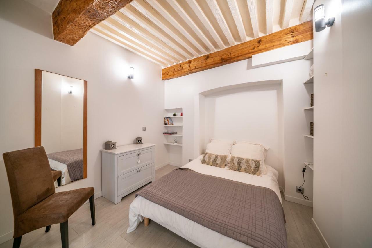 Secret Courtyard Of Annecy Apartment Bagian luar foto