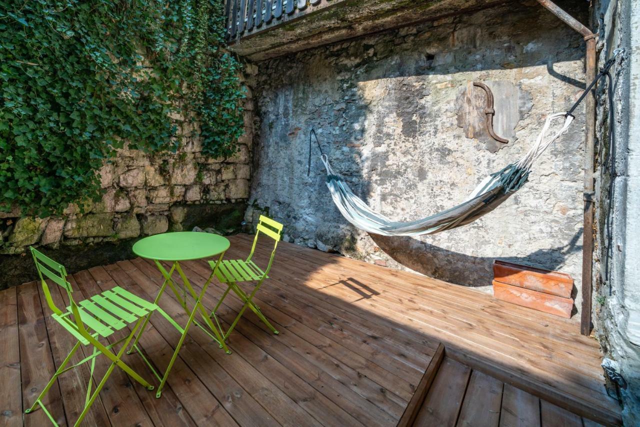 Secret Courtyard Of Annecy Apartment Bagian luar foto